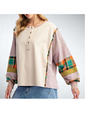 Size S (Oversized) Easel Los Angeles Button Front Color Mixed Washed Top in Oat